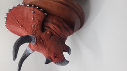 images/thumb/Art/triceratops_bust_side.jpg